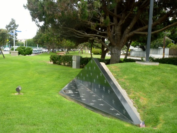 The Veterans Memorial on Veterans Parkway, the Manhattan Beach portion of the greenbelt. (June 2015 Daily Breeze photo)