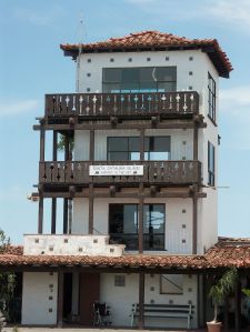 The airport's distinctive control tower was completed in the summer of 1947. (Credit: Subsven, Wikimedia Commons)