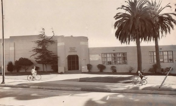 The closed Pier Avenue School in Hermosa Beach in Nov. 1977. (Daily Breeze file photo)