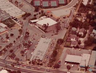 The distinctive roof of the Rolling Hills Theatre building, center top, can be seen in this 1984 aerial photo. (Daily Breeze file photo)