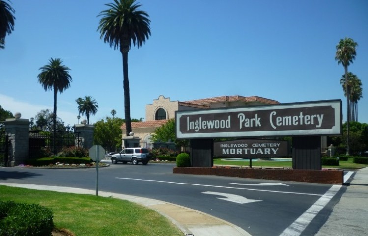 The Florence Avenue main entrance to the cemetery. (July 2014 Daily Breeze photo)