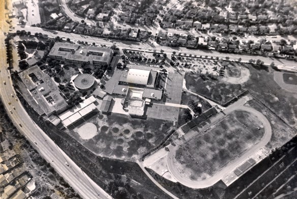 Rolling Hills High School in February 1976. Hawthorne Boulevard at left, Silver Spur at top. (Daily Breeze file photo)
