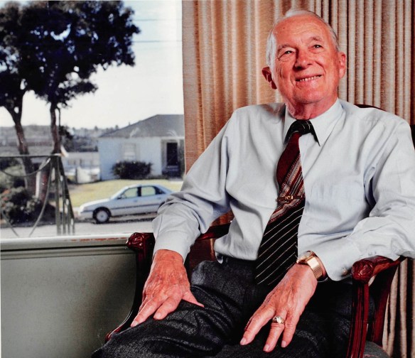 Logan Cotton at 90 in Redondo Beach. Oct. 30, 1990. (Daily Breeze photo by Robert Casillas / Staff Photographer)