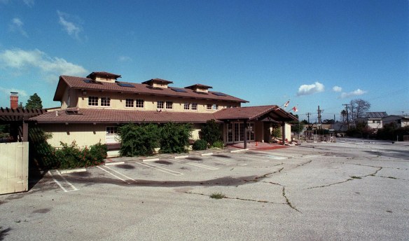 The former site of the Palos Verdes Begonia Farm in Torrance sits abadoned as neighbors battle a proposed condo development there. Feb. 4, 1998. (Daily Breeze staff file photo by Robert Casillas)